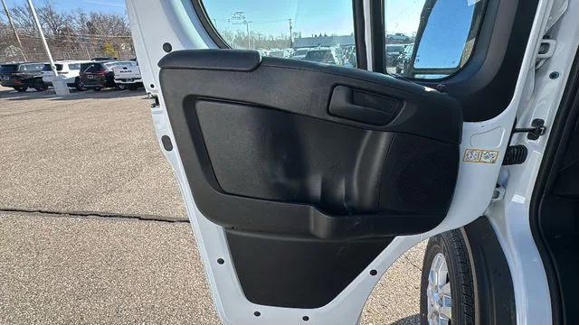 2026 Ram ProMaster Cargo Van SLT Low Roof 136" WB