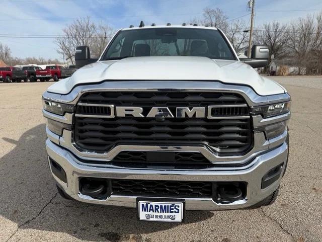 2026 RAM Ram 5500 Chassis Cab RAM 5500 TRADESMAN CHASSIS REGULAR CAB 4X4 84 CA 2026 RAM Ram 5500 Chassis Cab RAM 5500 TRADESMAN CHASSIS REGULAR CAB 4X4 84 CA