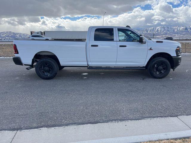 2026 RAM Ram 3500 RAM 3500 TRADESMAN CREW CAB 4X4 8 BOX