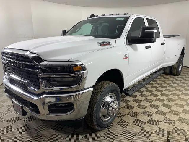2026 RAM Ram 3500 RAM 3500 TRADESMAN CREW CAB 4X4 8 BOX