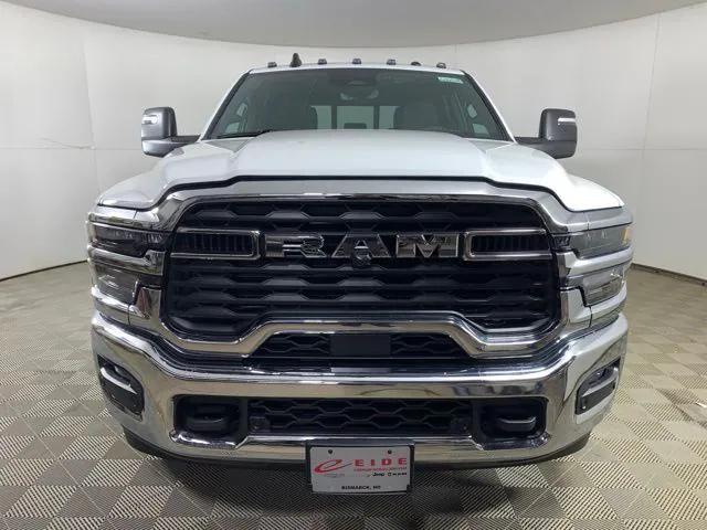 2026 RAM Ram 3500 RAM 3500 TRADESMAN CREW CAB 4X4 8 BOX