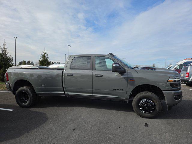 2026 RAM Ram 3500 RAM 3500 LARAMIE CREW CAB 4X4 8 BOX