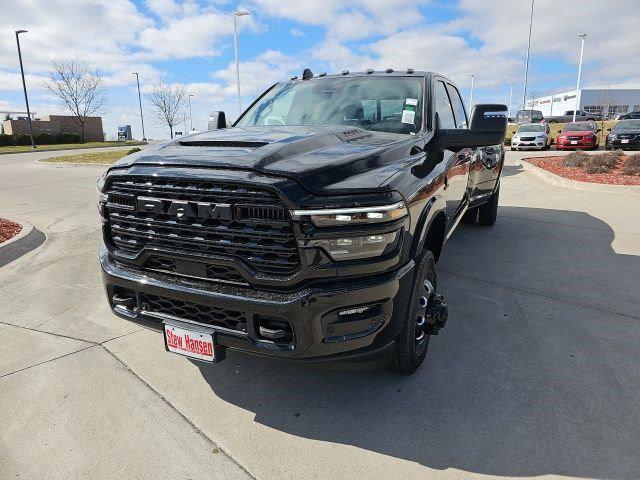 2026 RAM Ram 3500 RAM 3500 LIMITED CREW CAB 4X4 8 BOX