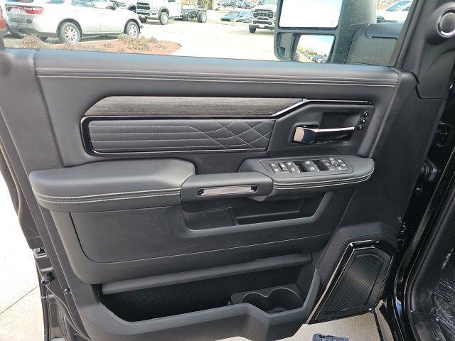 2026 Ram 3500 Limited Crew Cab 4x4 8' Box