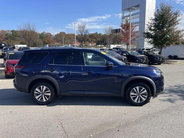 2023 Nissan Pathfinder SL 4WD