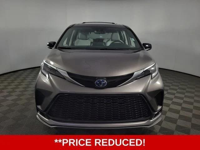 2022 Toyota Sienna XSE 2022 Toyota Sienna XSE