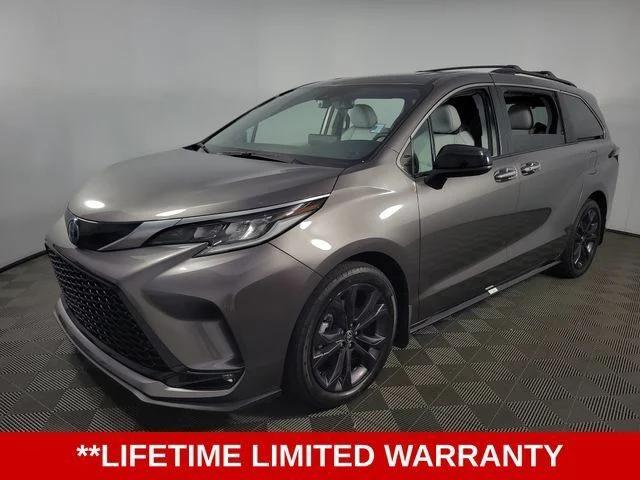 2022 Toyota Sienna XSE 2022 Toyota Sienna XSE