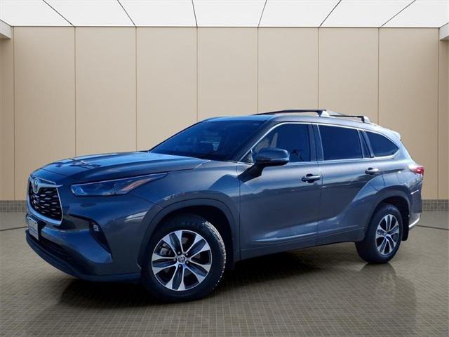 2022 Toyota Highlander XLE 2022 Toyota Highlander XLE