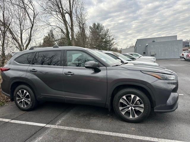 2022 Toyota Highlander XLE 2022 Toyota Highlander XLE