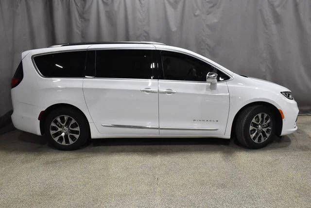 2022 Chrysler Pacifica Hybrid Pinnacle