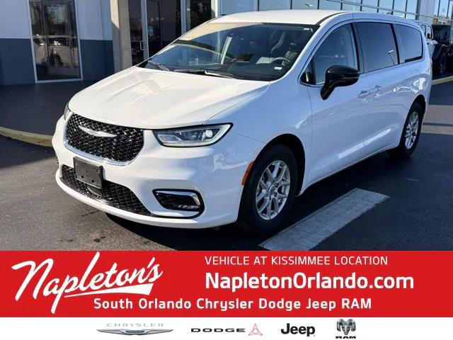 2024 Chrysler Pacifica Touring L 2024 Chrysler Pacifica Touring L