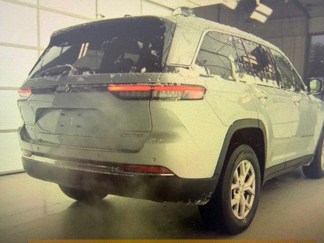 2022 Jeep Grand Cherokee Limited 4x4 2022 Jeep Grand Cherokee Limited 4x4