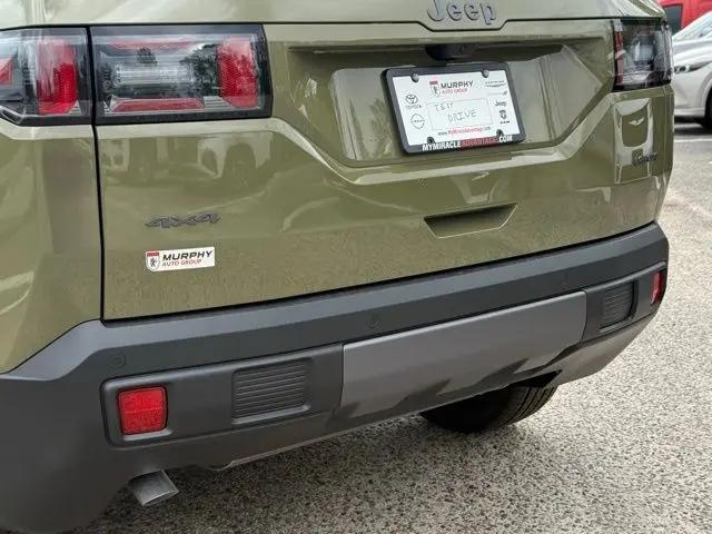 2026 Jeep Cherokee Laredo 4x4