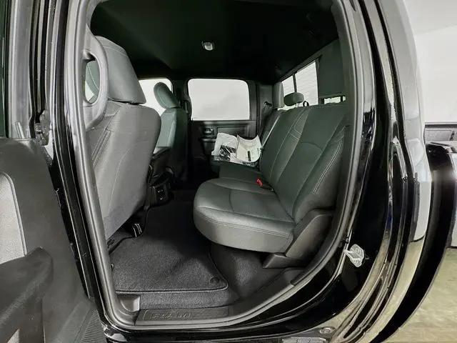 2026 Ram 2500 Black Express Crew Cab 4x4 8" Box