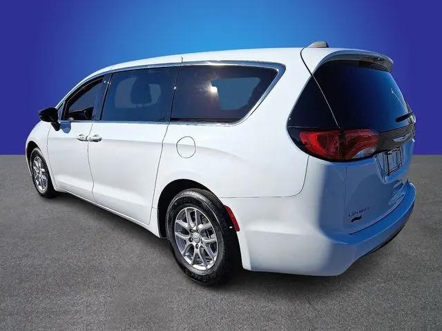 2026 Chrysler Voyager LX