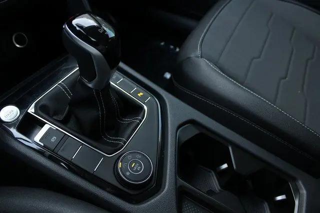 2026 Volkswagen Taos SE Black