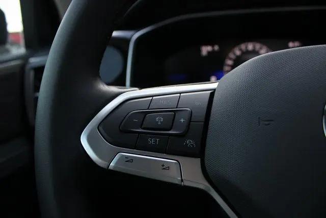 2026 Volkswagen Taos SE Black