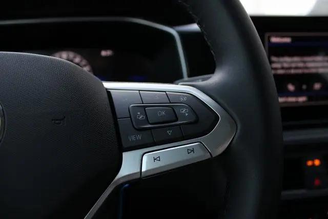 2026 Volkswagen Taos SE Black