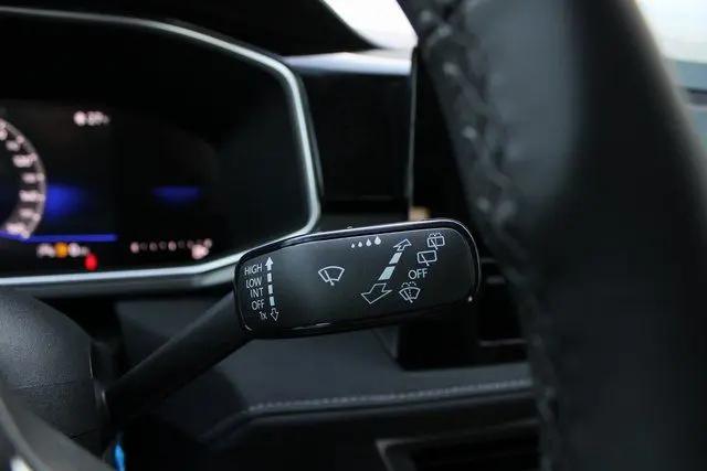 2026 Volkswagen Taos SE Black