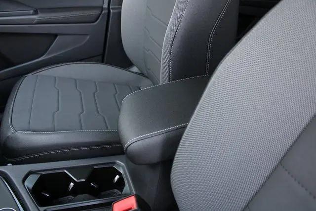 2026 Volkswagen Taos SE Black