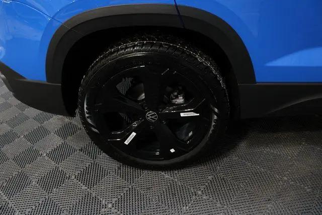 2026 Volkswagen Taos SE Black