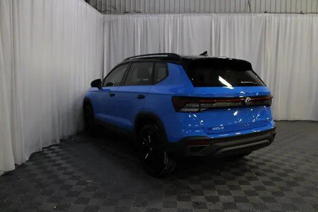2026 Volkswagen Taos SE Black
