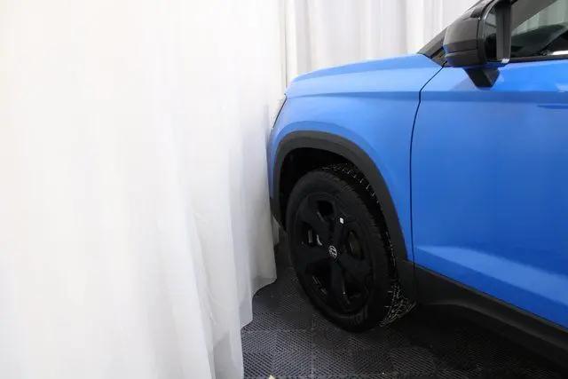 2026 Volkswagen Taos SE Black