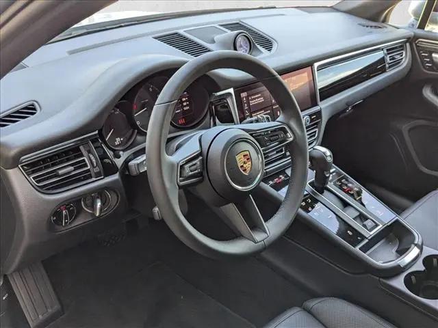 2025 Porsche Macan Macan