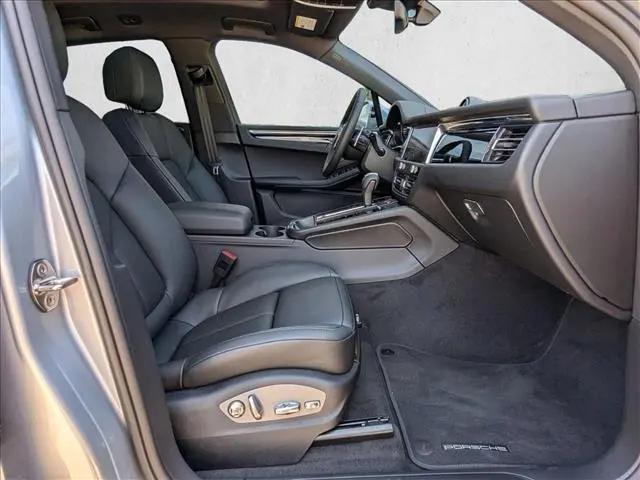 2025 Porsche Macan Macan
