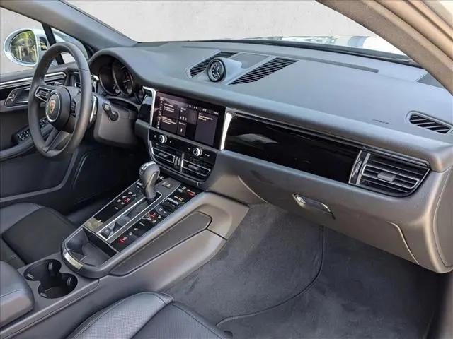2025 Porsche Macan Macan