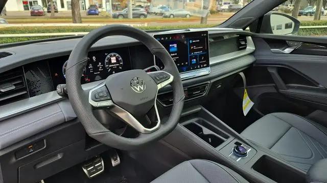 2026 Volkswagen Tiguan SE R-Line Black