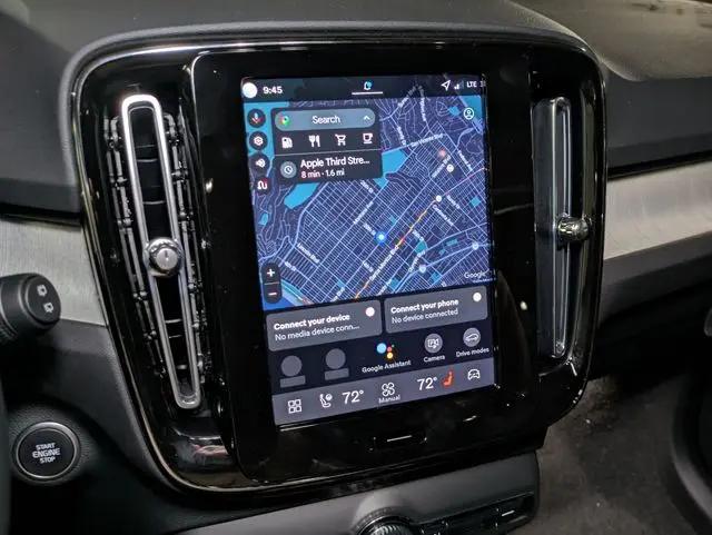 2026 Volvo XC40 Core, B4 FWD Gas (mild hybrid), Dark