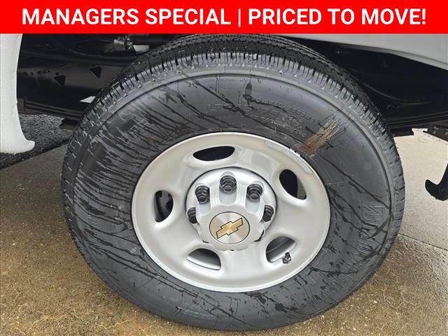 2025 Chevrolet Express Cargo Van RWD 2500 Regular Wheelbase WT
