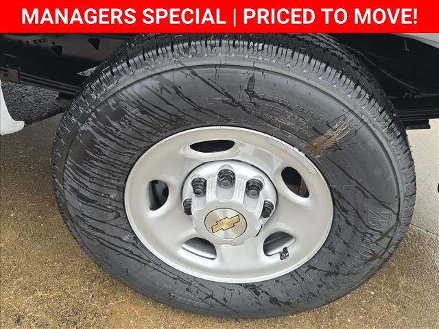 2025 Chevrolet Express Cargo Van RWD 2500 Regular Wheelbase WT