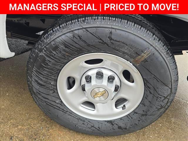 2025 Chevrolet Express Cargo Van RWD 2500 Regular Wheelbase WT