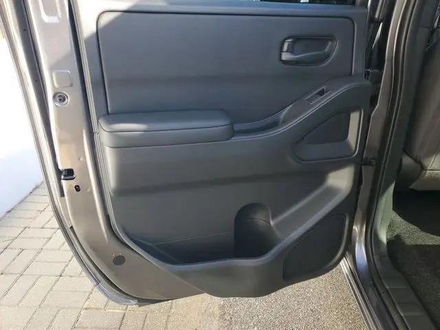 2026 Nissan Frontier Crew Cab SV 4x2