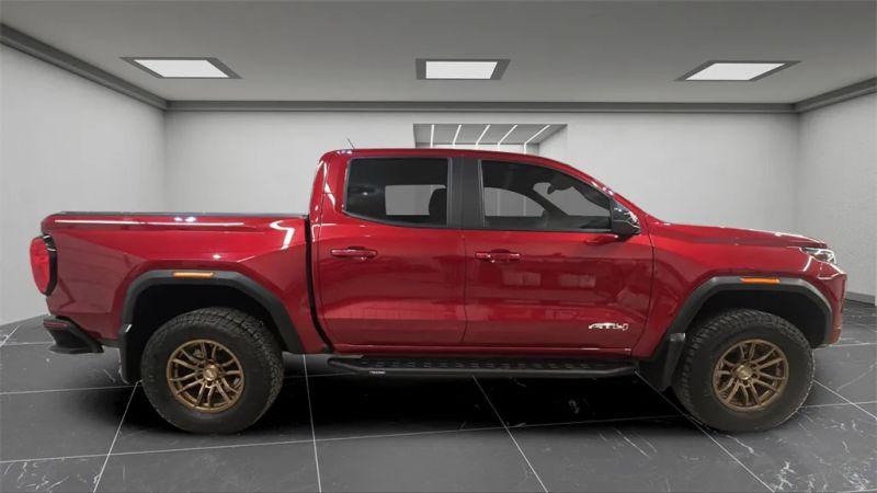 2023 GMC Canyon 4WD Crew Cab Short Box AT4