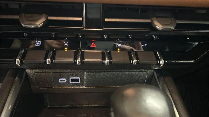 2023 GMC Canyon 4WD Crew Cab Short Box AT4