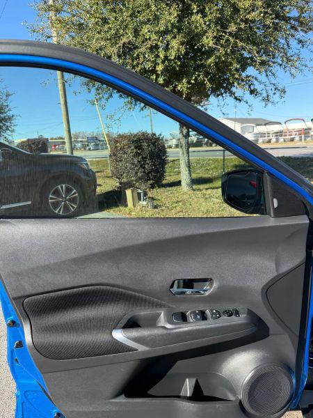 2022 Nissan Kicks SV Xtronic CVT