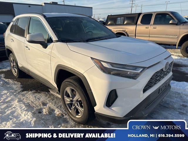 2022 Toyota RAV4 XLE's photo