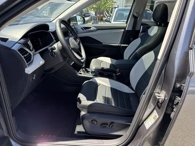 2026 Volkswagen Taos SEL