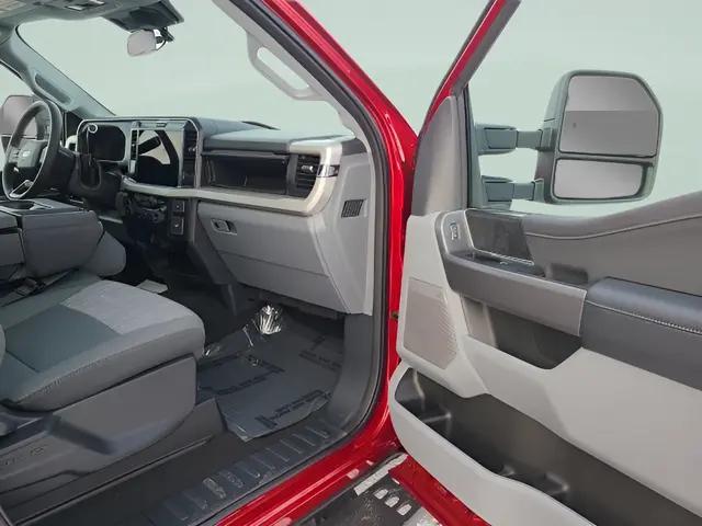2026 Ford F-350 XLT