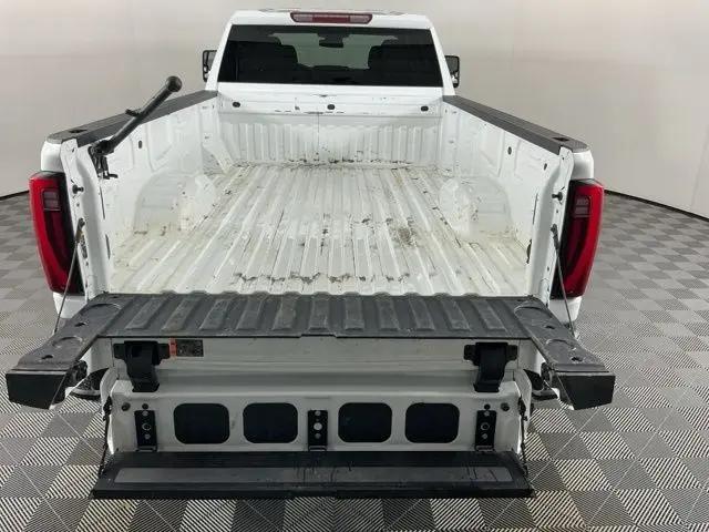 2025 GMC Sierra 3500HD Crew Cab, Long Bed, SLT DRW, 4WD