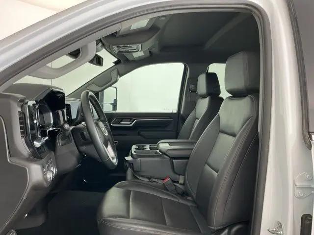 2025 GMC Sierra 3500HD Crew Cab, Long Bed, SLT DRW, 4WD