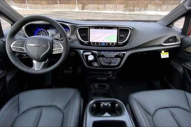 2026 Chrysler Pacifica Select AWD