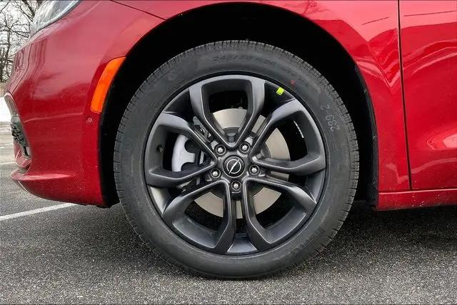 2026 Chrysler Pacifica Select AWD