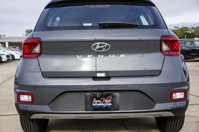 2026 Hyundai Venue SEL w/Two-Tone Roof