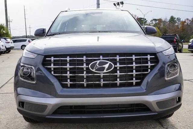 2026 Hyundai Venue SEL w/Two-Tone Roof