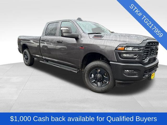 2026 RAM Ram 3500 RAM 3500 TRADESMAN CREW CAB 4X4 8 BOX