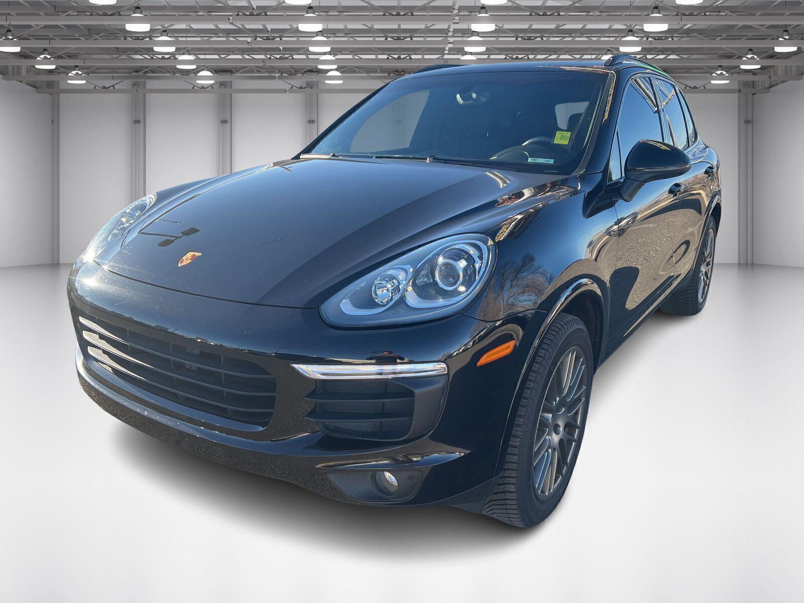 2017 Porsche Cayenne Platinum Edition's photo